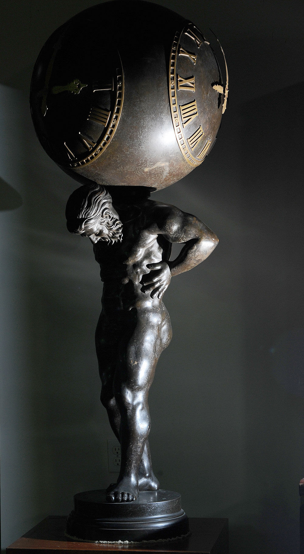 Atlas statue 2
